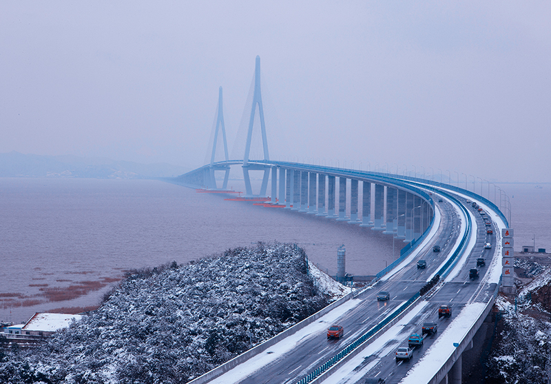 雪饰象山港大桥.jpg