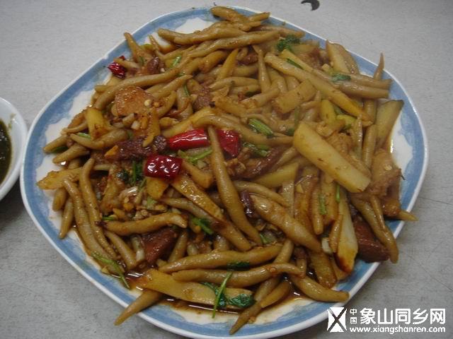 辣椒炒肉烩鱼鱼.JPG