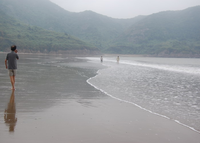 雨止风停时，涟漪接天，泛出柔情无限，可供西施浣沙。