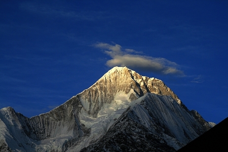 日照金山