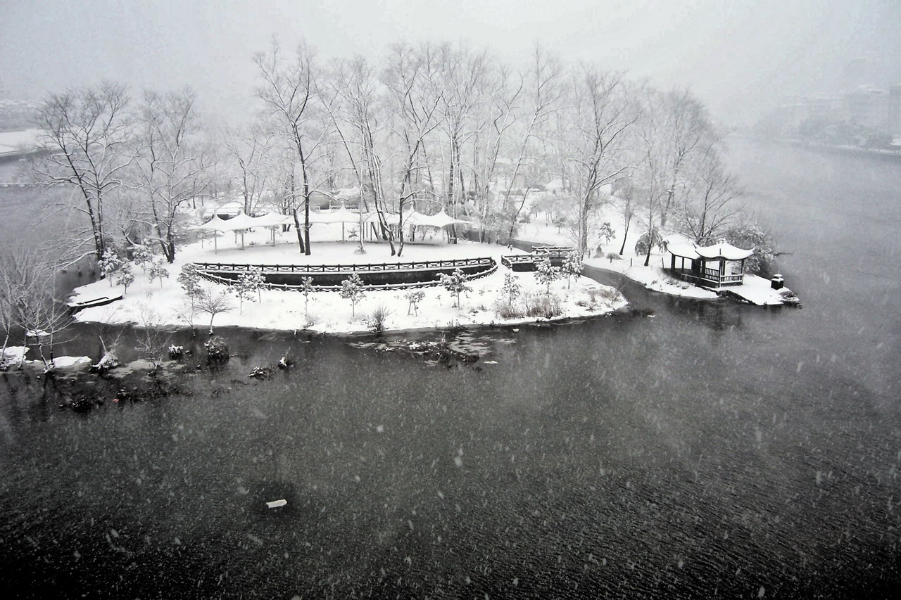 新安江的雪.jpg