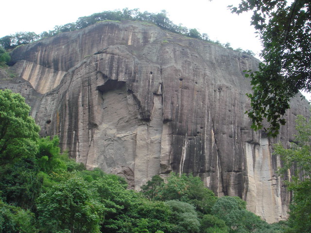 武夷山——虎啸岩