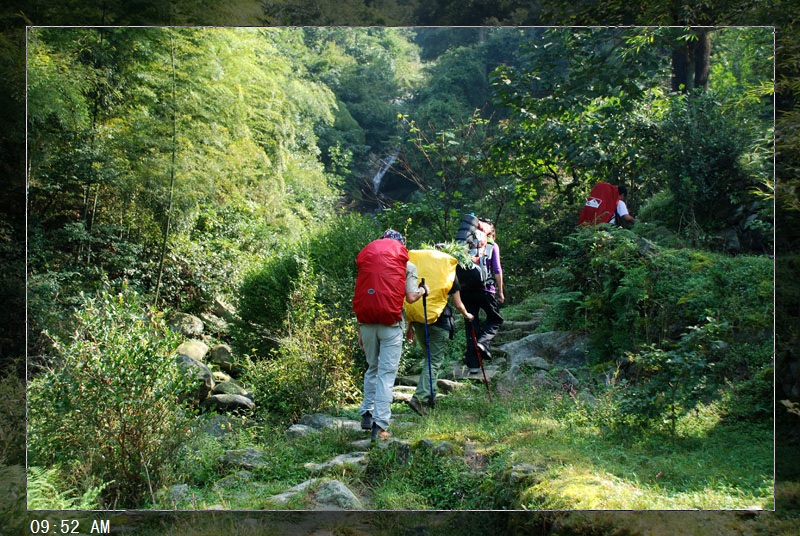 9:52 经过一个小时的行进,风景渐佳