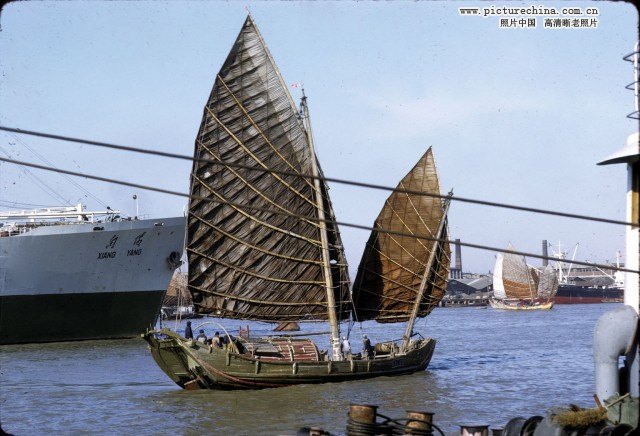 1972黄浦江.jpg