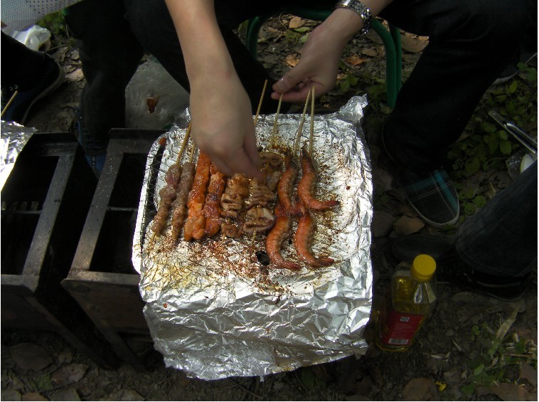 大虾.鱿鱼.骨肉相连.羊肉一致排开