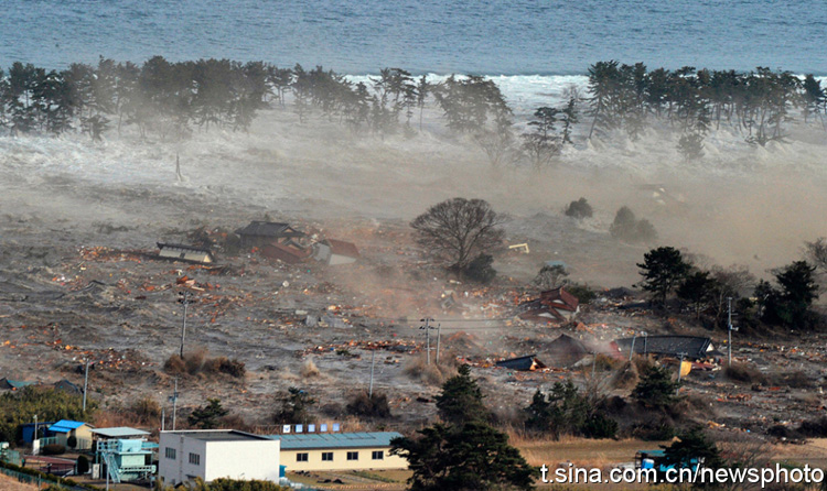 日本地震海啸3.jpg