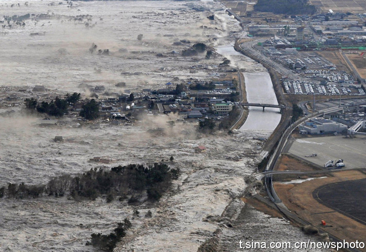 日本地震海啸2.jpg